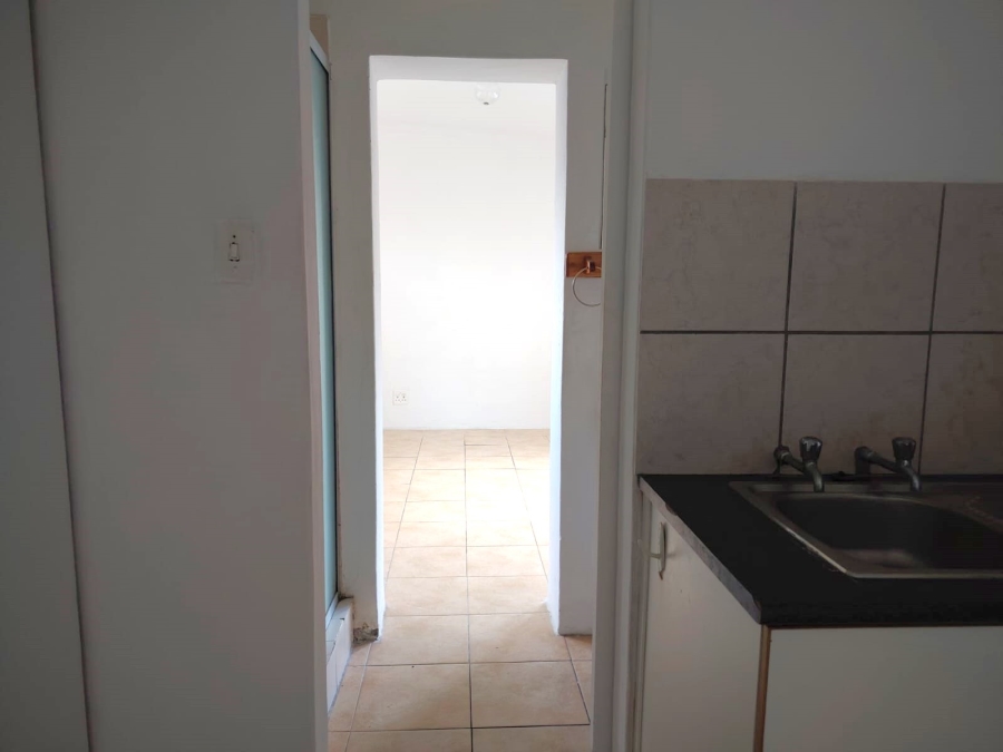 To Let 1 Bedroom Property for Rent in Van Der Stel Western Cape